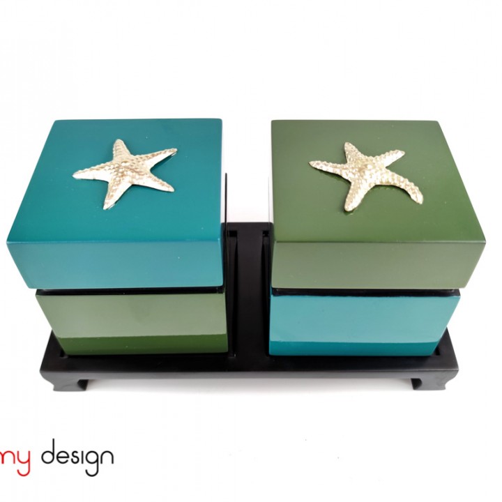 Set of 2 blue/green square boxes 10cm attached with starfish included with stand